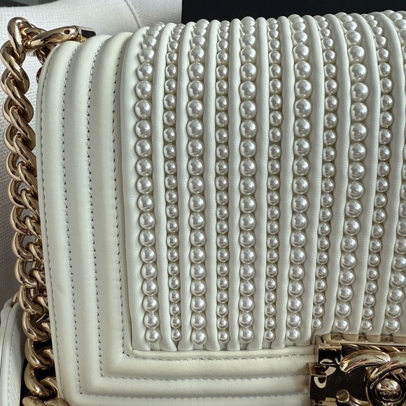 Chanel Calfskin Pearl Medium Boy Bag Flap White Handbag - Picture 3 of 16